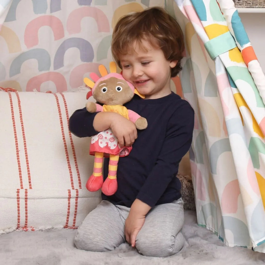 Tei meddal siaradol Upsy Daisy o In the Night Garden