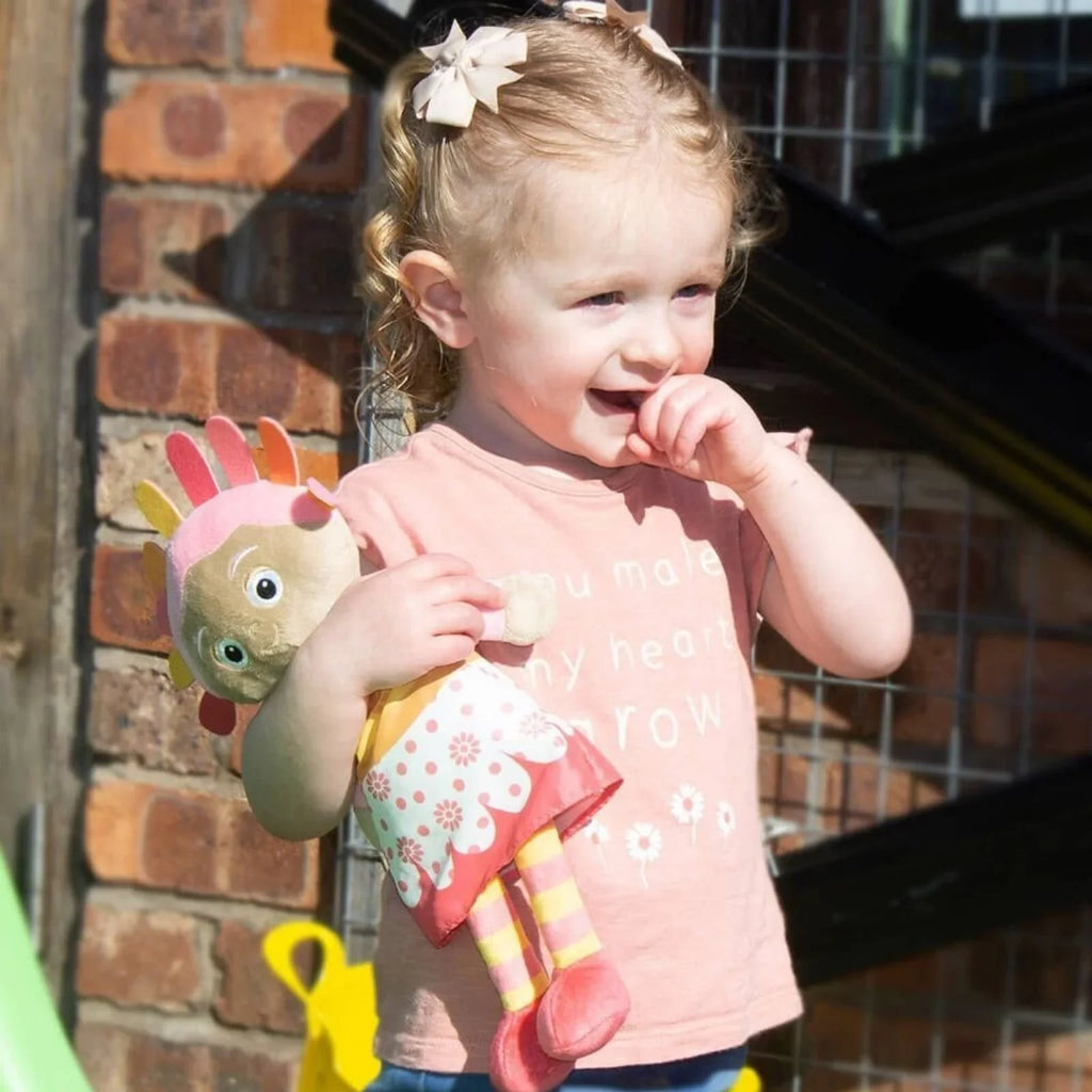 Tei meddal siaradol Upsy Daisy o In the Night Garden