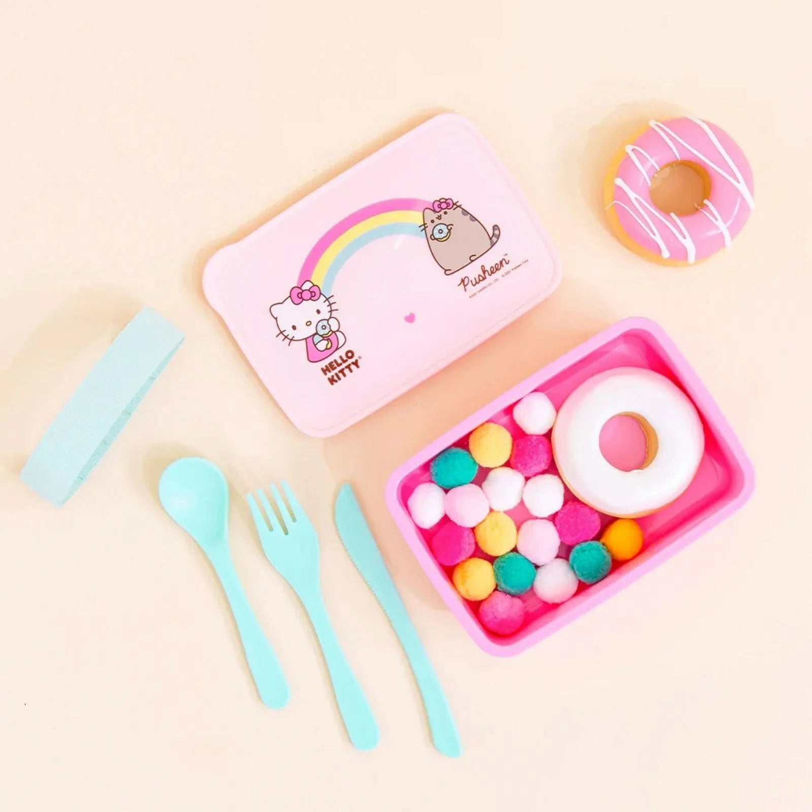 Set o Gyllyll a Ffyrc Hello Kitty x Pusheen ar gyfer Bocs Bwyd