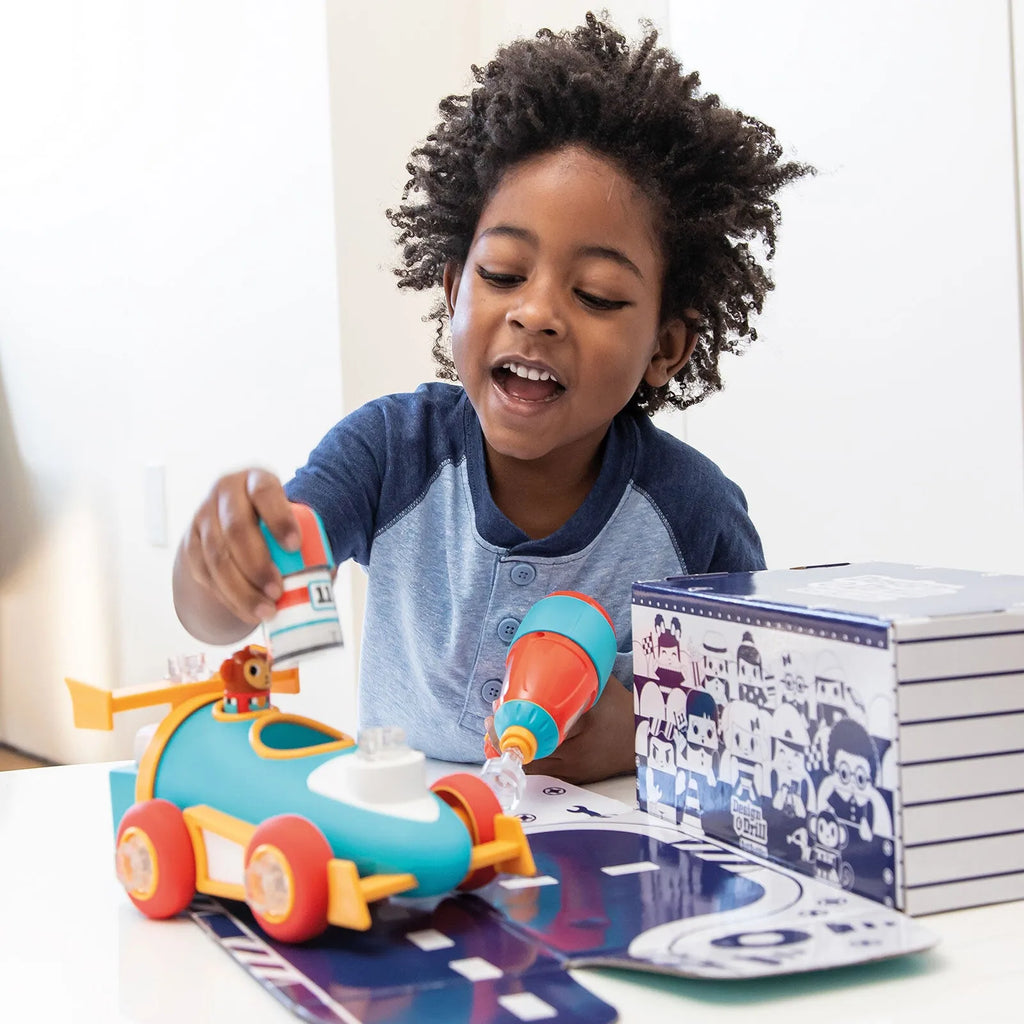 Dylunio a Drilio - Ceir Ras Achub yr Heddlu - Cyfres Bolt Buddies