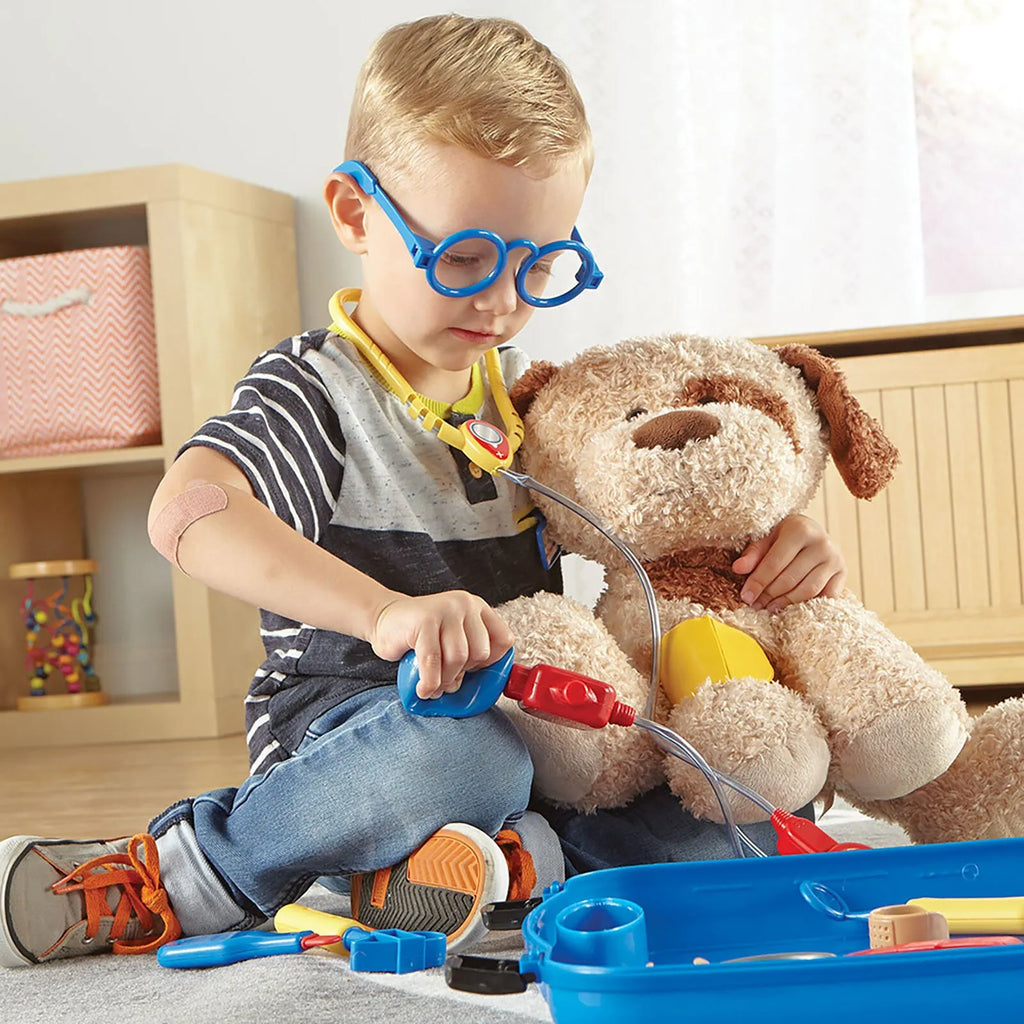 Set Meddyg Esgyldol Pretend &amp; Play gan Learning Resources