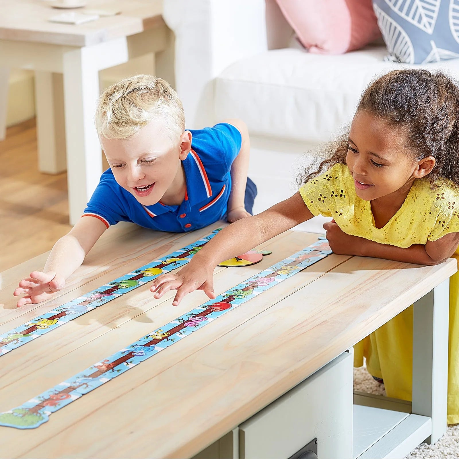 Gêm baru o'r enw Orchard Toys Rainforest Match