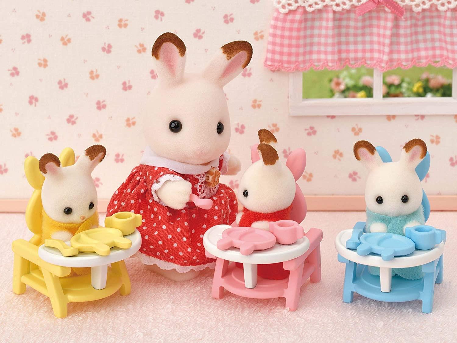 Set Gofal Triplets Cwningod Siocled Sylvanian Families ar gyfer Plant 3 Oed a Hŷn