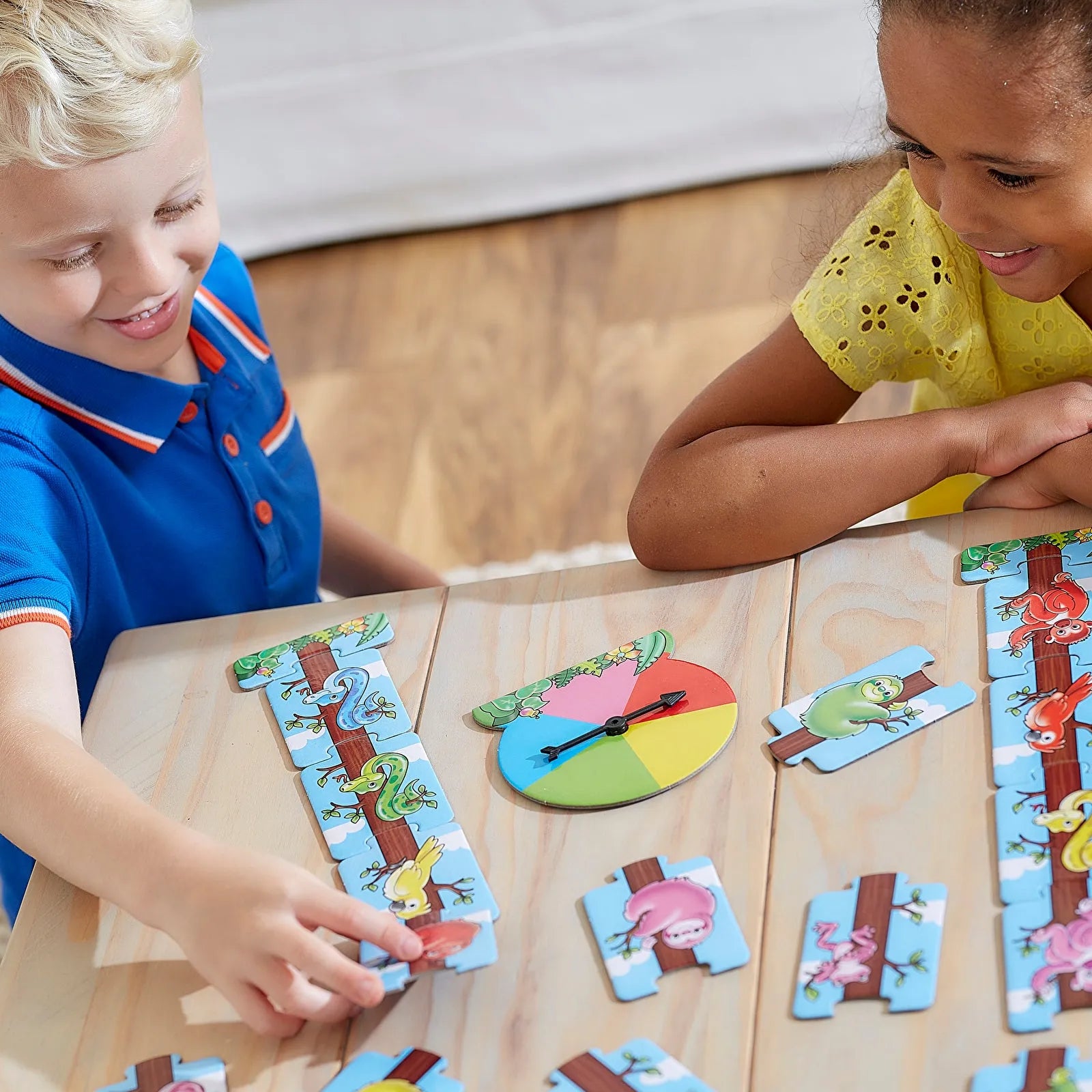 Gêm baru o'r enw Orchard Toys Rainforest Match