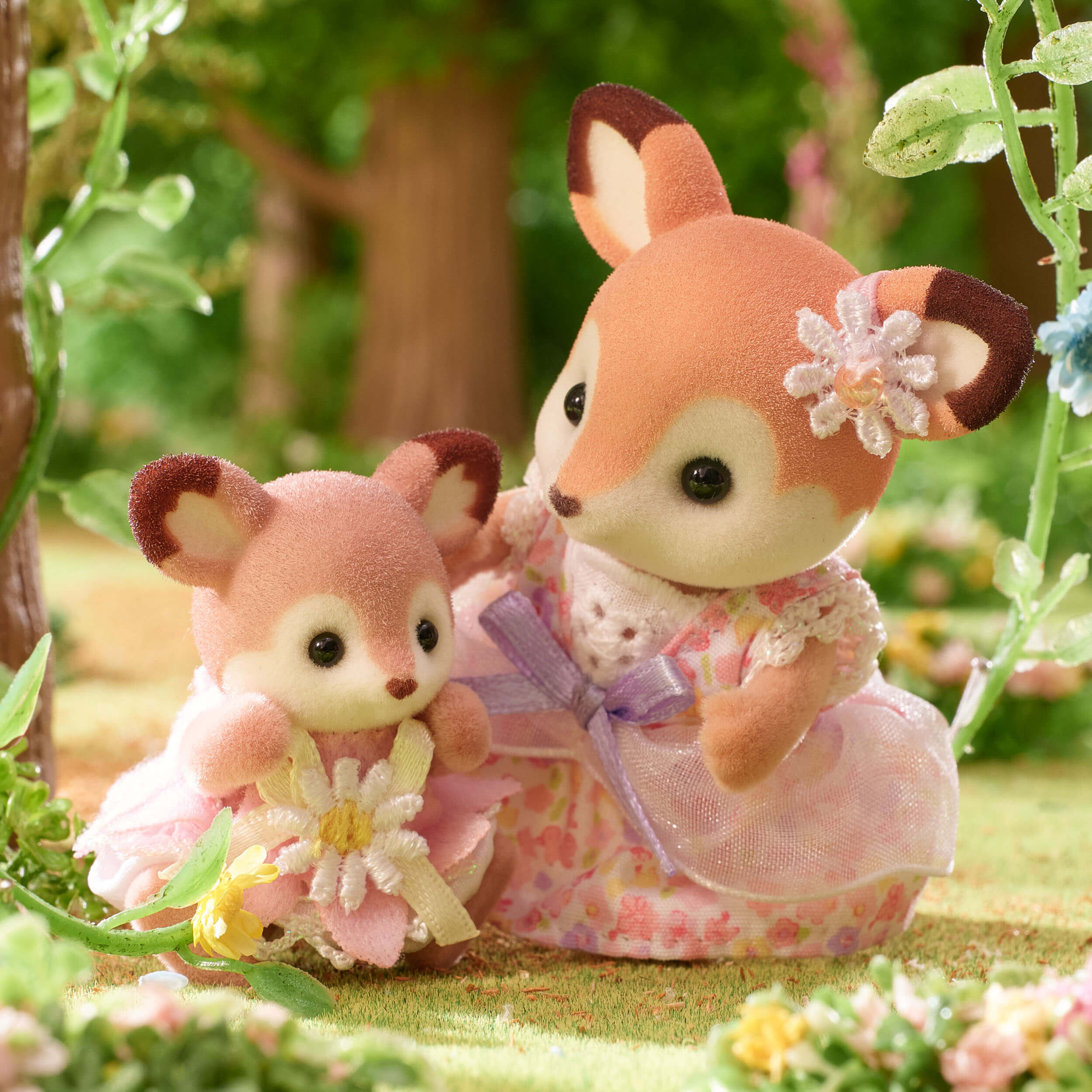 Set Hwylio Blodau i Fabanod Ceirw Sylvanian Families, Tegannau i Blant 3 Oed a Hŷn