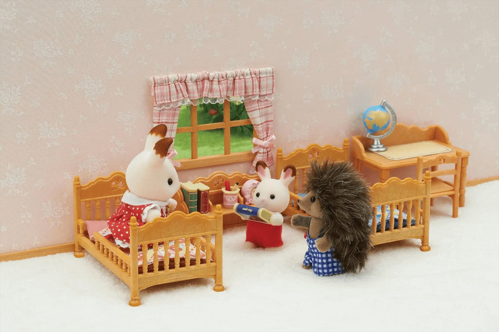 Set Ystafell Wely i Blant Sylvanian Families, Set Mebli a Theganau ar gyfer Plant 3+ oed