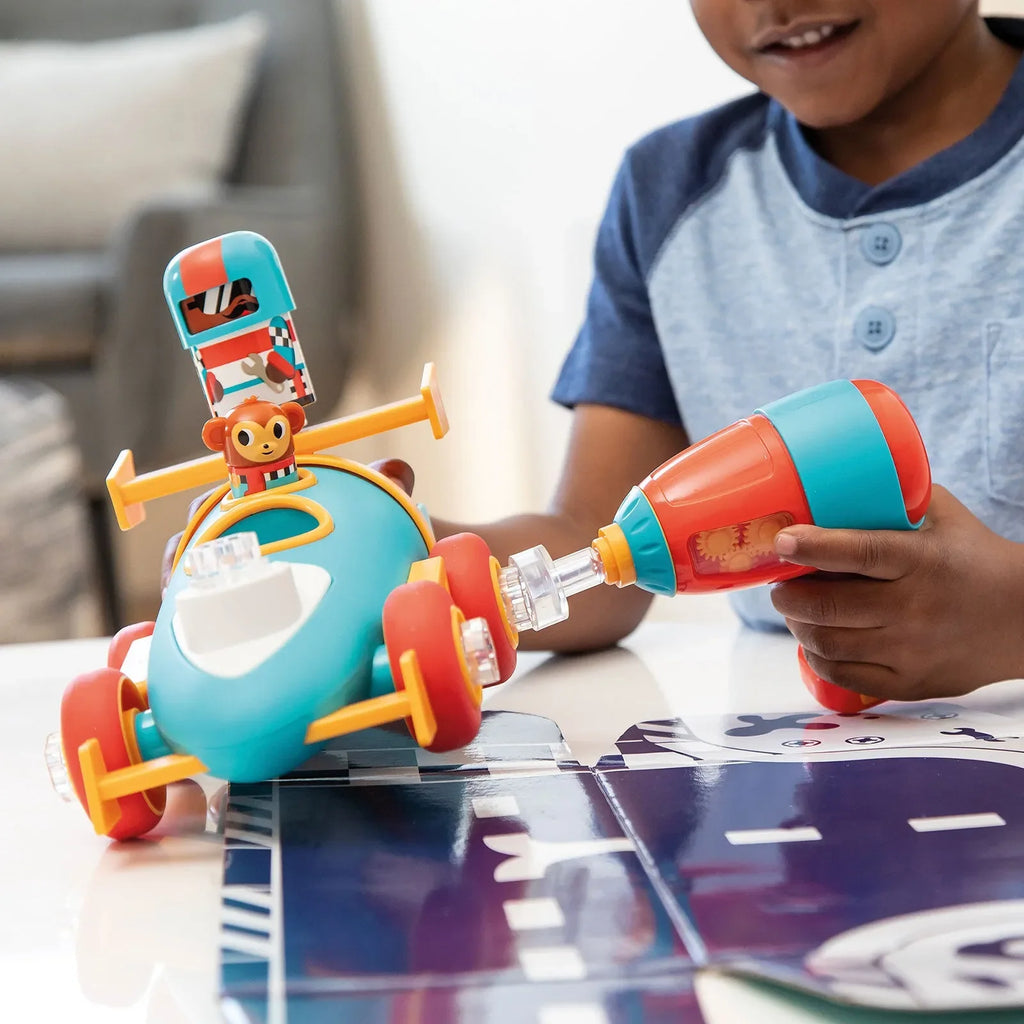 Dylunio a Drilio - Ceir Ras Achub yr Heddlu - Cyfres Bolt Buddies