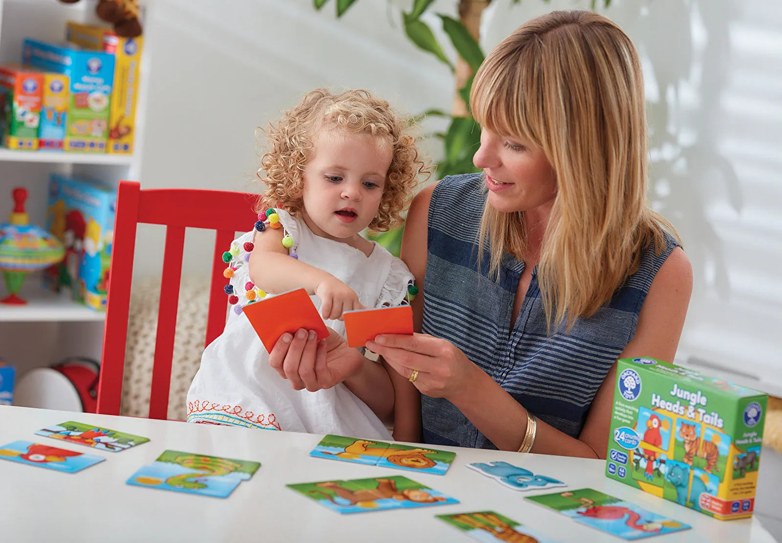 Gêm Pennau ac Efnau'r Dwyrain gan Orchard Toys