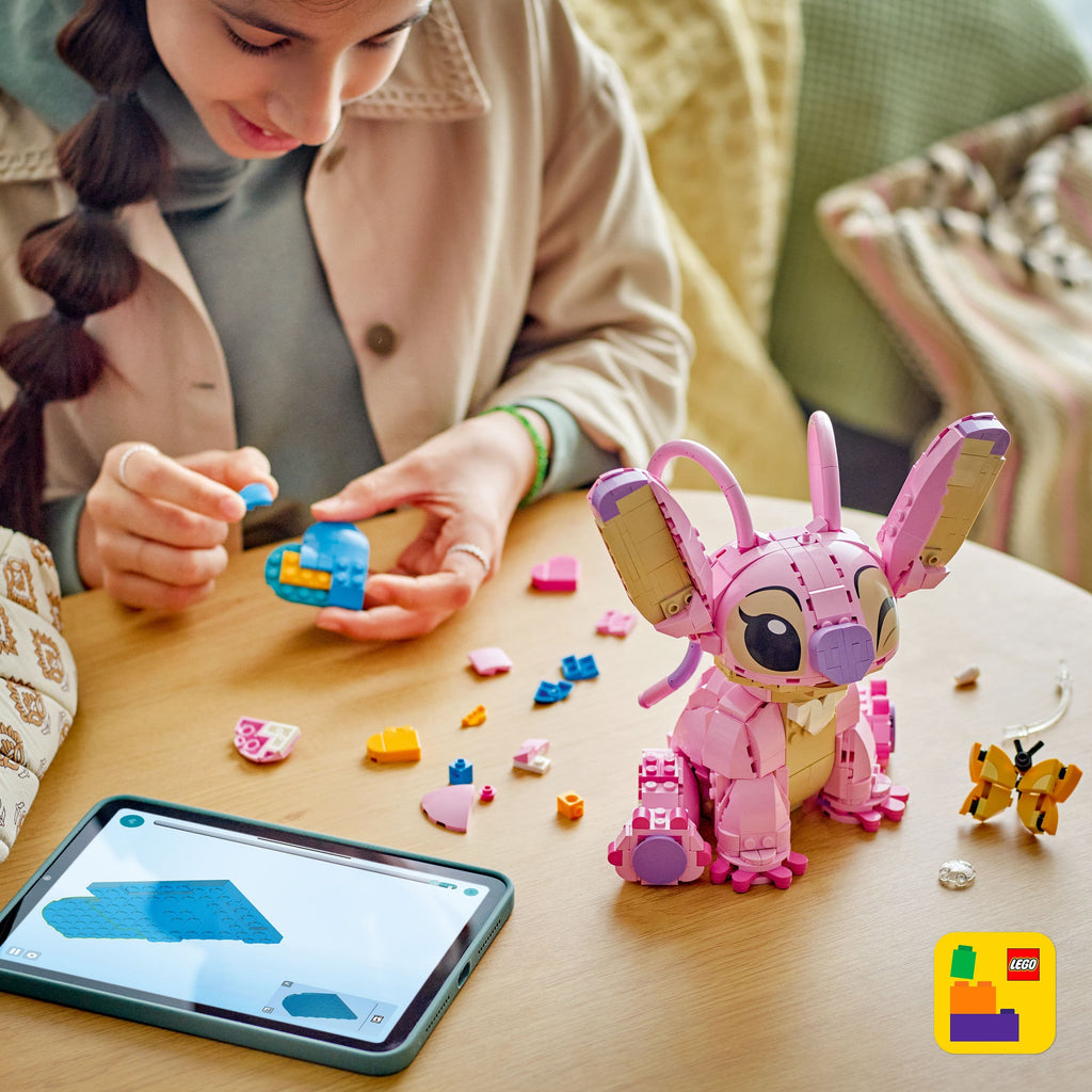 Lego Disney Classic 43257 Angel o Lilo &amp; Stitch ar gyfer plant 9 oed a hŷn