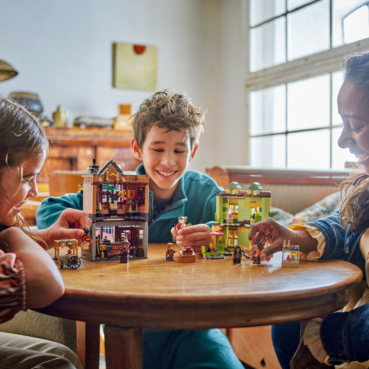 Lego Harry Potter 76452 Siop Arfau Quidditch o Ansawdd a Parlwr Hufen Iâ