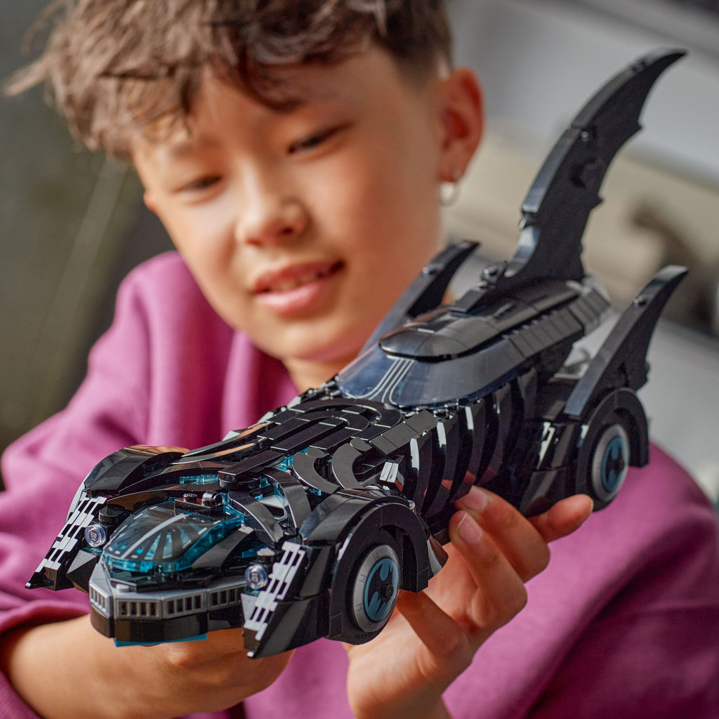 Lego DC Super Heroes 76304 Batmobile Batman Forever ar gyfer plant 12 oed a hŷn