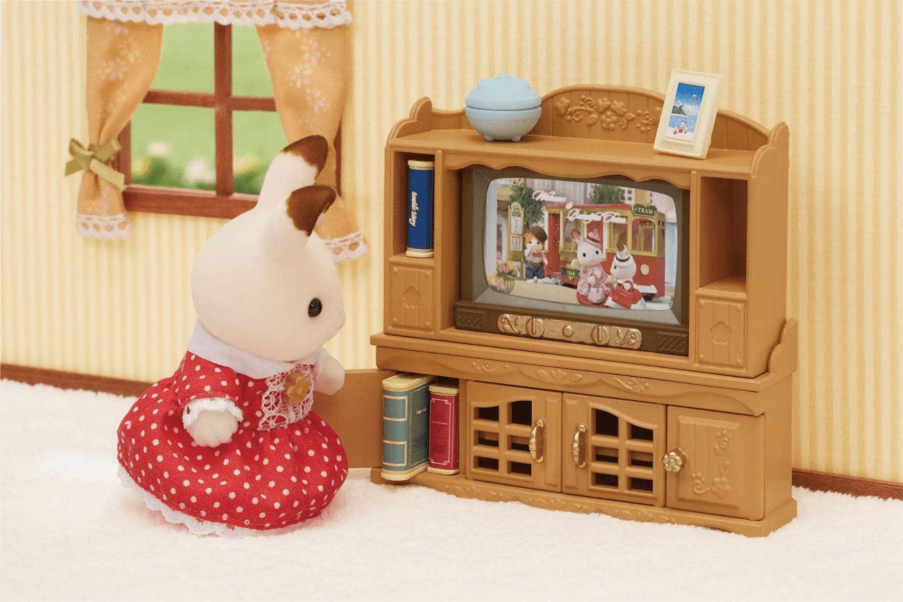 Set Dodrefn Ystafell Fyw Gyfforddus Sylvanian Families, ar gyfer plant 3 oed a hŷn.