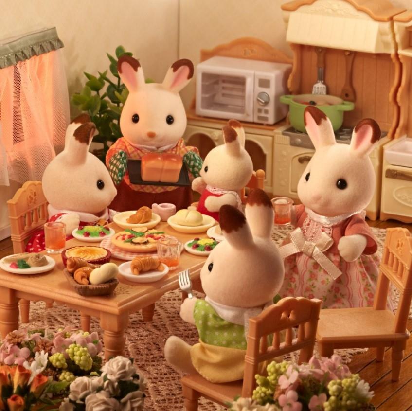 Set Chwarae Teulu Cwningod Siocled Sylvanian Families ar gyfer Plant 3 Oed a Hŷn