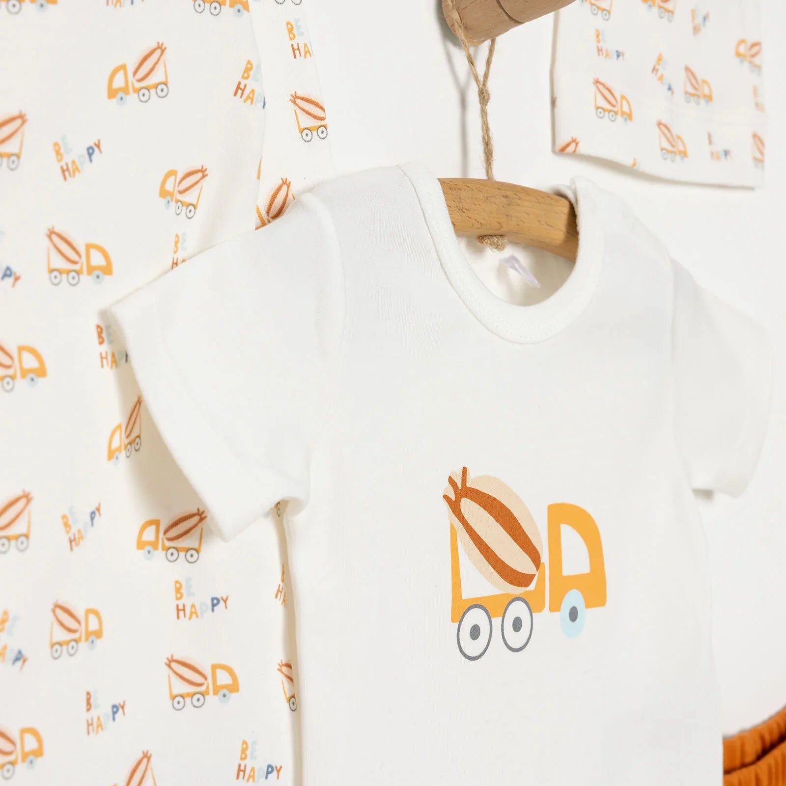 Set Newydd-anedig HelloBaby Boy 4 darn - Oren Tywyll