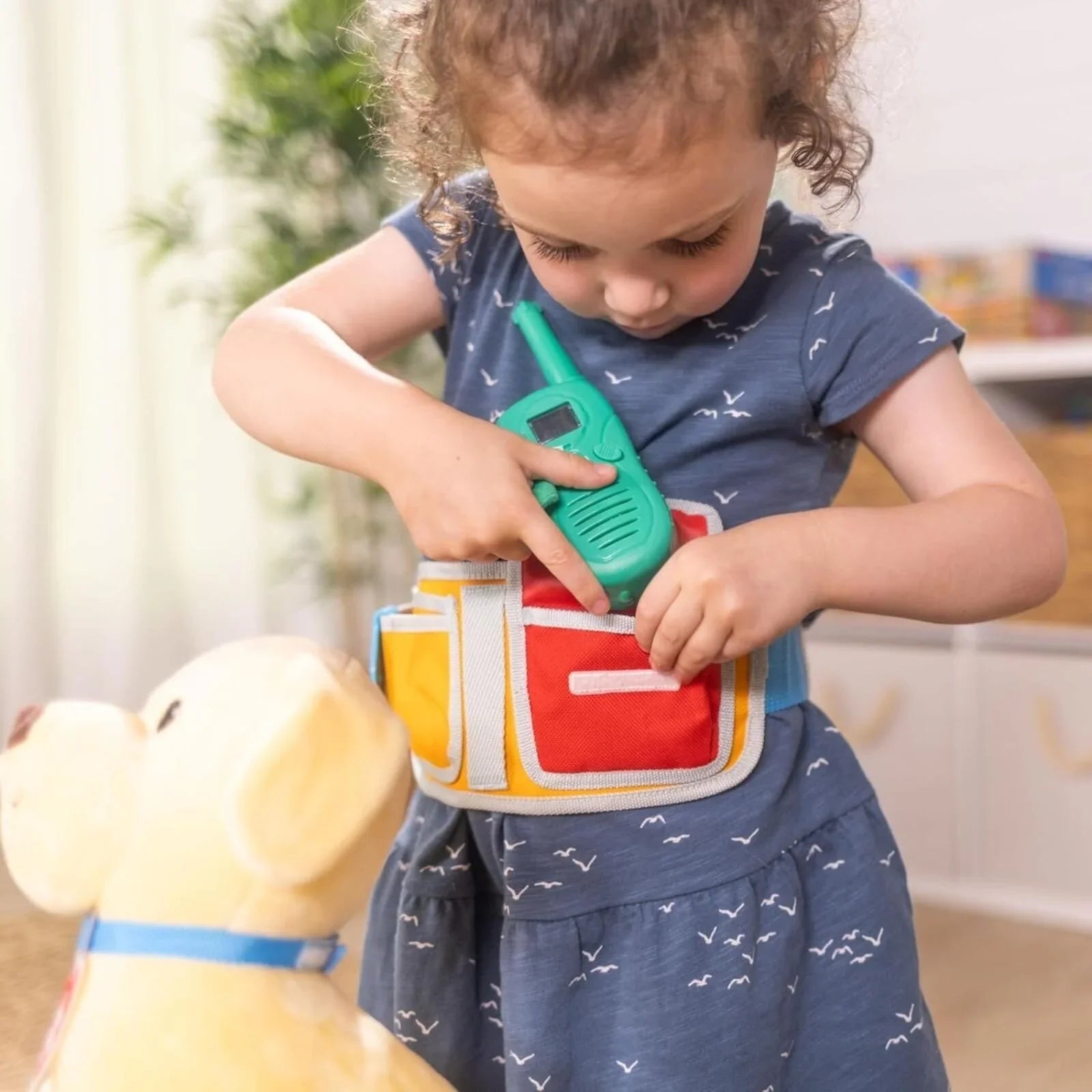 Melissa &amp; Doug Gadewch i Ni Archwilio Ci'r Ceidwad